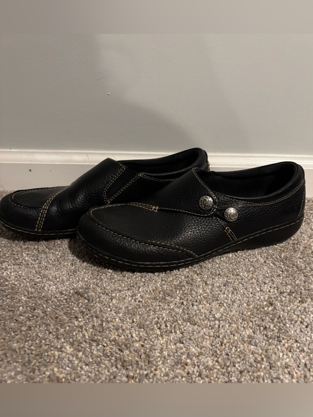 Clarks Ashland Women’s Black Leather Loafers Slip-On Cogs Cushioned US Sz 9.5 M